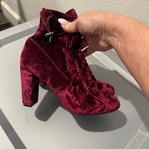 Express Velvet Maroon Ankle Booties8